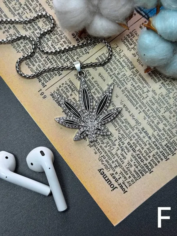 گردنبند سبک و بادوام بچگانه با طراحی فانتزی