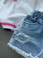 شلوارک زاپ‌دار پایین‌ریش بچگانه از روبه‌رو