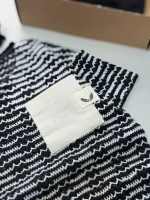 تصویر نزدیک از جنس تیشرت خنک کاستور