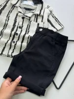 نمای کامل از شلوارک کتان بچه‌گانه